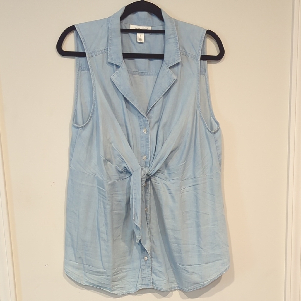Motherhood Maternity Blue Sleeveless Button-Down Top